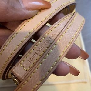 Crossbody Vachetta strap!! LV